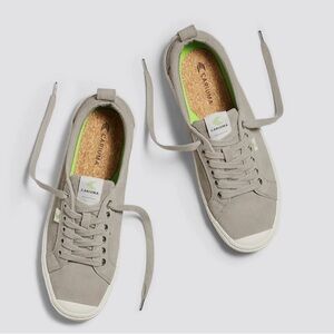 NEW Cariuma OCA Low Cloud Grey Suede Sneakers Size Men’s 9.5/Women’s 11 Skater